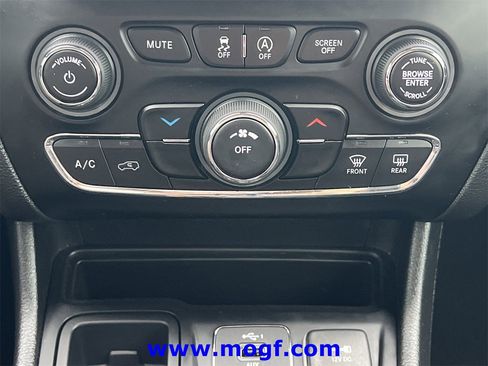 Used 2021 Jeep Cherokee Latitude image 8