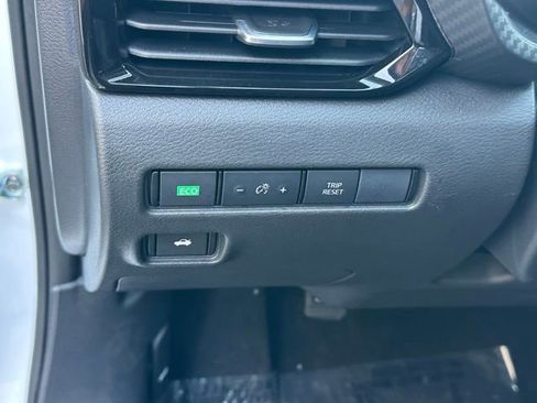 Used 2025 Nissan Sentra SV FWD image 20