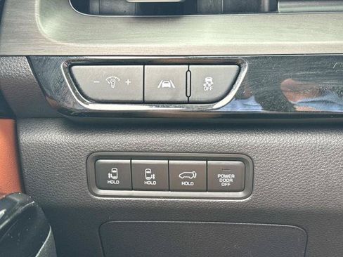 Used 2022 Kia Carnival SX FWD image 25