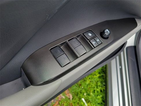 Used 2024 Toyota Camry SE image 13