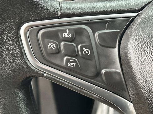 Used 2018 Chevrolet Equinox LT image 17