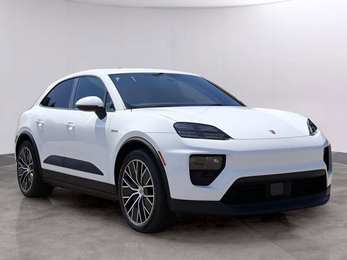 New 2025 Porsche Macan Electric RWD image 12