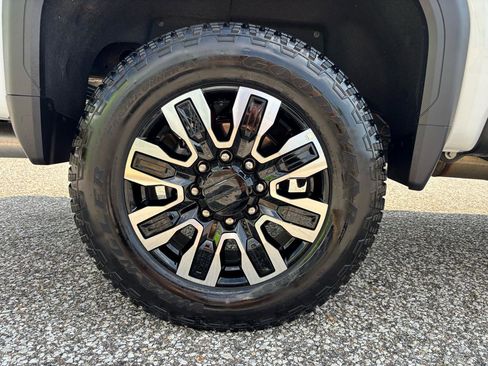 Used 2026 GMC Sierra 2500 Denali Ultimate w/ LPO, Black Badging Package image 34