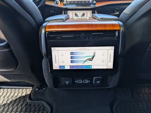 Used 2022 Jeep Grand Wagoneer Series III w/ Rear Seat Video Group 1 image 24