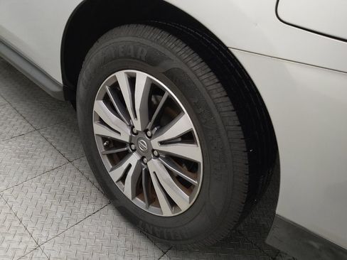 Used 2019 Nissan Pathfinder SV FWD image 31