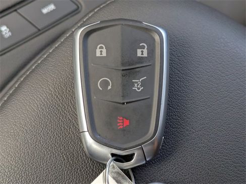 Used 2025 Cadillac XT6 Premium Luxury image 25