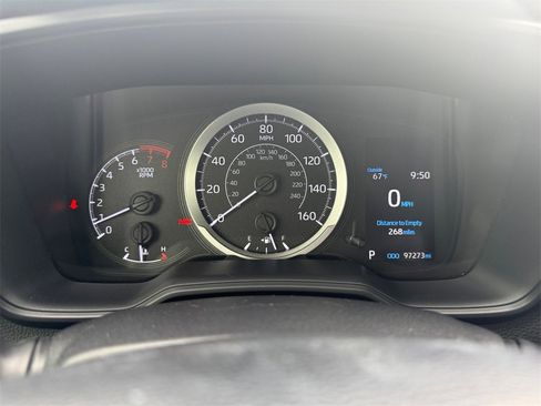 Used 2021 Toyota Corolla LE image 24