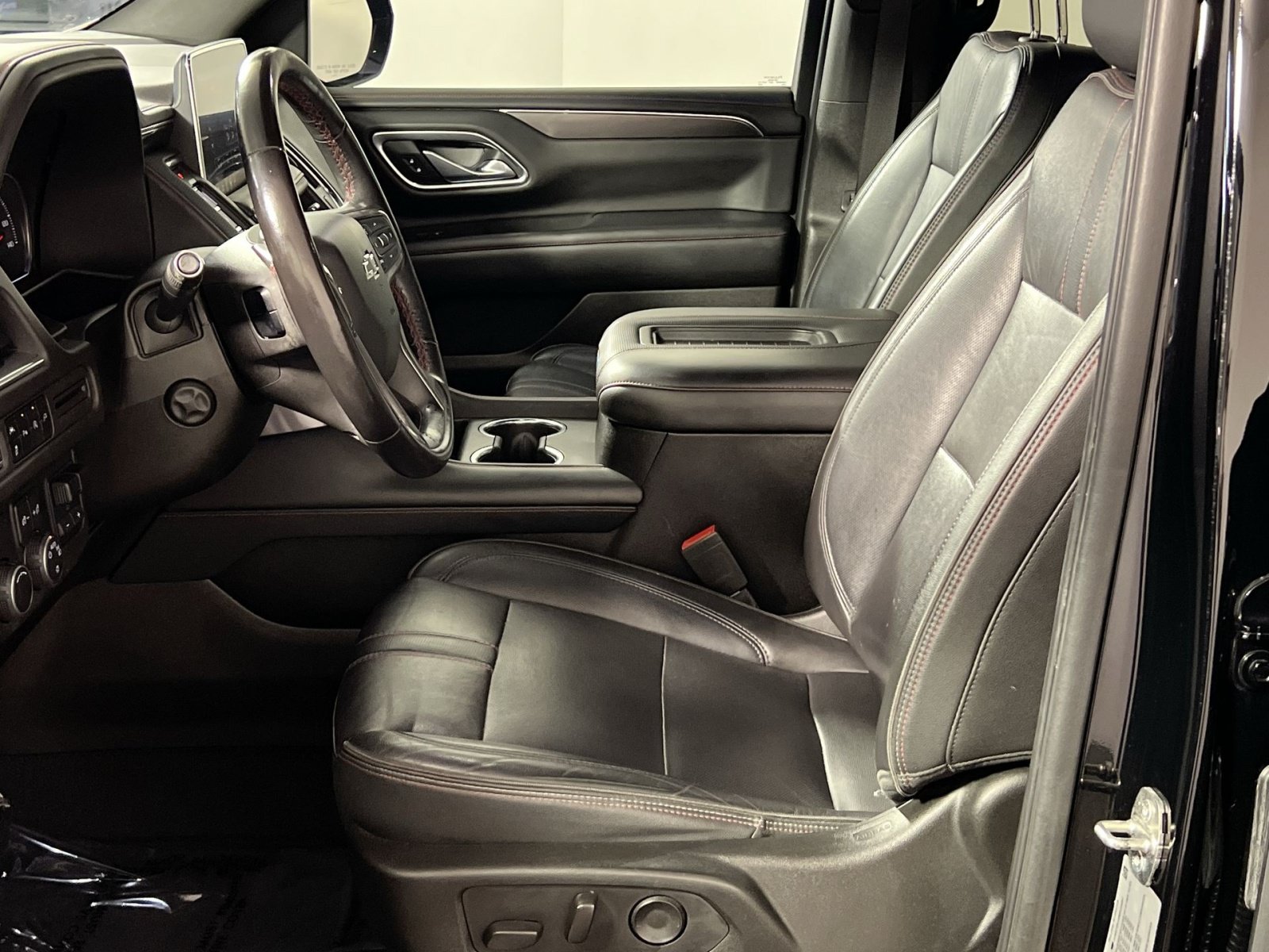 Used 2021 Chevrolet Tahoe RST w/ Luxury Package RWD image 13