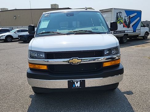 Used 2025 Chevrolet Express 3500 LT w/ LT Preferred Equipment Group RWD image 2