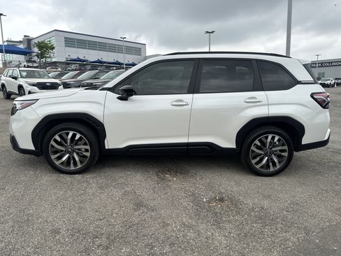 Used 2025 Subaru Forester Touring image 6