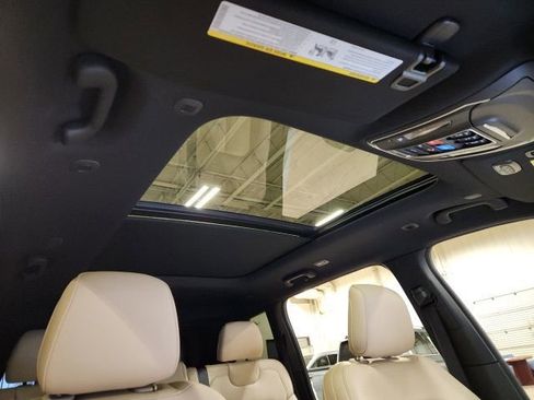 Used 2024 Jeep Grand Cherokee Limited w/ Black Appearance Package image 35