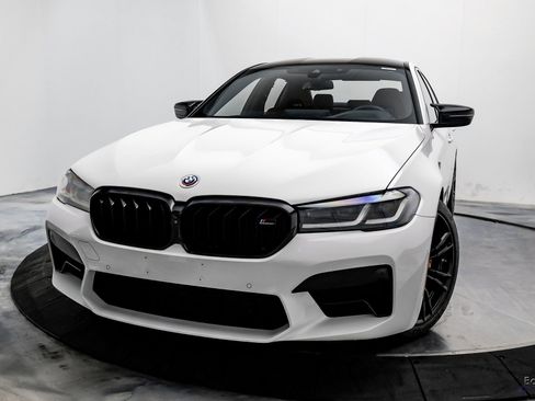 Used 2023 BMW M5 w/ Competition Package image 3