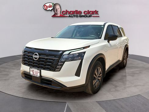 Used 2026 Nissan Pathfinder S FWD image 1