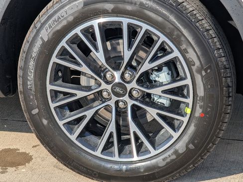 New 2026 Ford Escape SE image 9