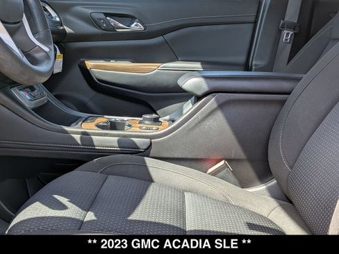Used 2023 GMC Acadia SLE w/ Driver Convenience Package FWD image 17