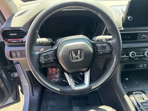 Used 2025 Honda Pilot Touring image 17