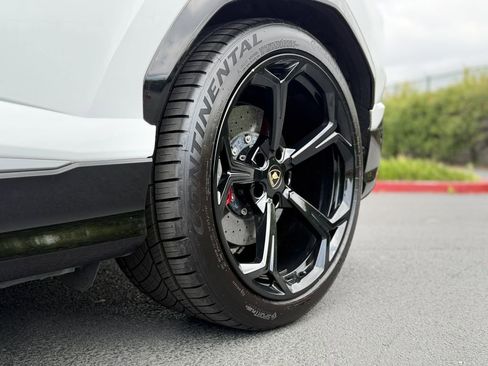Used 2021 Lamborghini Urus AWD/4WD image 64