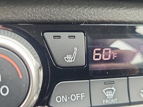 New 2025 Nissan Versa SR w/ Trunk Package image 8