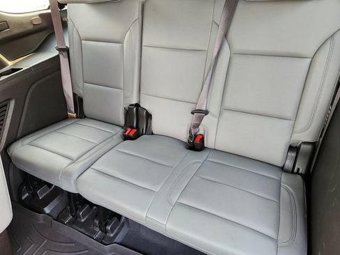 Used 2022 Chevrolet Tahoe Z71 w/ Luxury Package AWD/4WD image 33