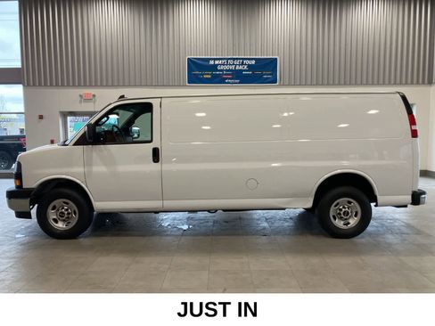 Used 2019 GMC Savana 2500 Extended w/ Driver Convenience Package image 8