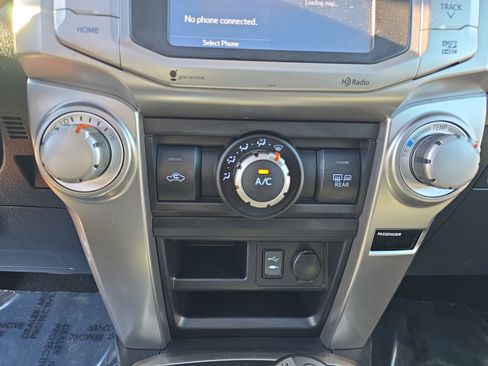 Used 2015 Toyota 4Runner SR5 Premium image 18