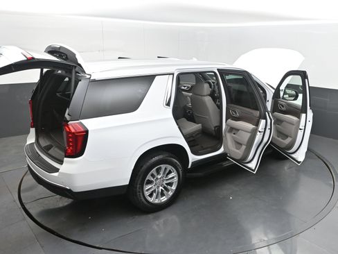 Used 2024 GMC Yukon SLT w/ SLT Luxury Package AWD/4WD image 45