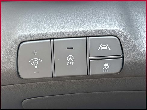 Used 2023 Hyundai Elantra SE FWD image 24