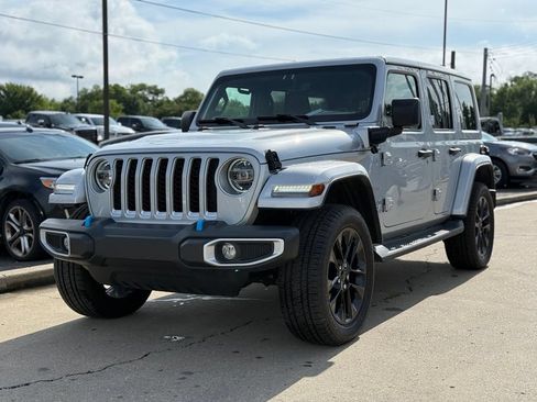 Used 2022 Jeep Wrangler Unlimited Sahara w/ Cold Weather Group AWD/4WD image 2