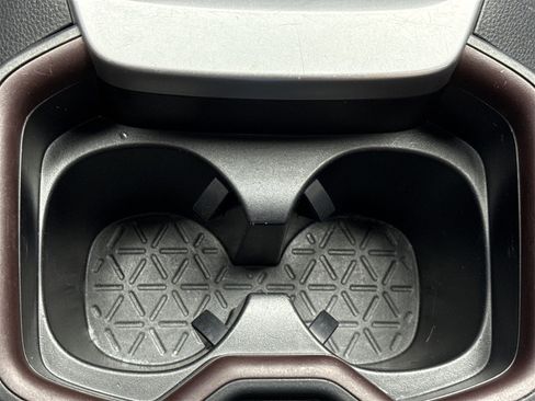 Used 2019 Toyota RAV4 Limited image 33