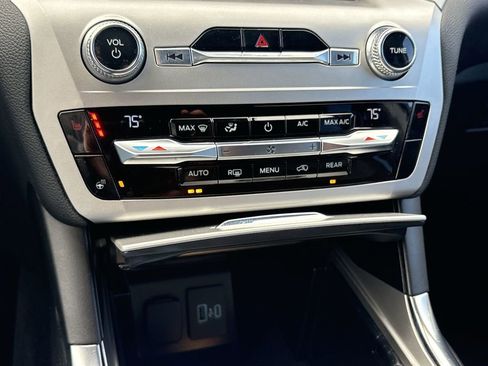 Used 2021 Ford Explorer XLT w/ Equipment Group 202A image 21