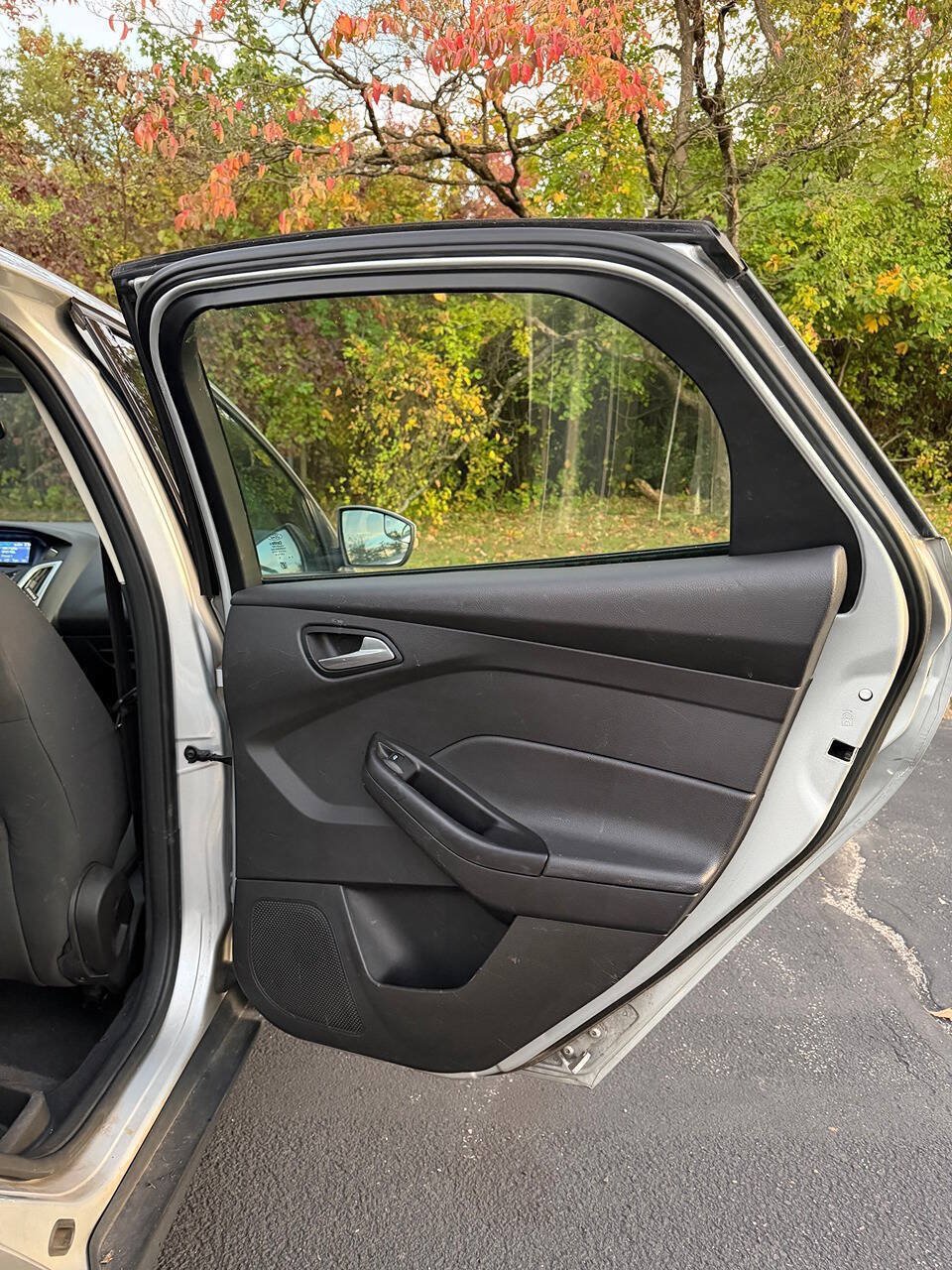 Used 2013 Ford Focus SE FWD image 26