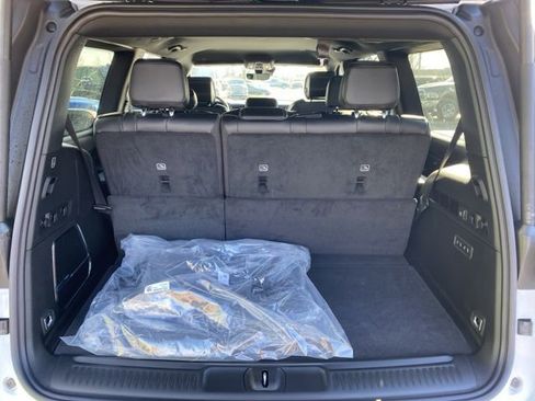 New 2026 Jeep Grand Wagoneer Limited w/ 8-Passenger Seating Package AWD/4WD image 29