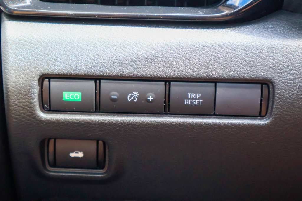 Used 2024 Nissan Sentra SV w/ SV Premium Package FWD image 18
