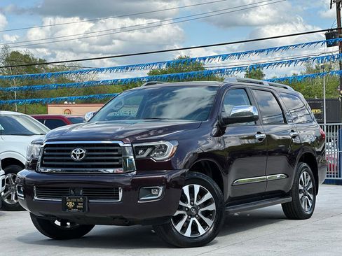 Used 2018 Toyota Sequoia Limited w/ Safety & Convenience Package AWD/4WD image 3