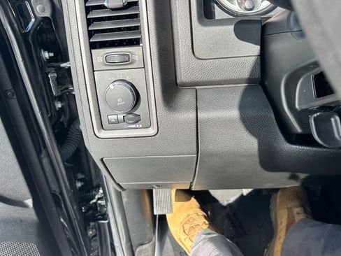 Used 2021 RAM 1500 Express w/ Wheel & Sound Group image 28