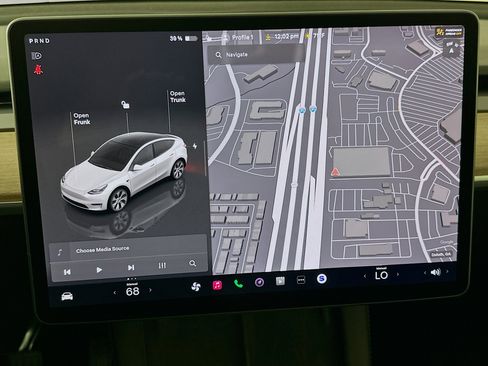 Used 2023 Tesla Model Y Long Range image 19