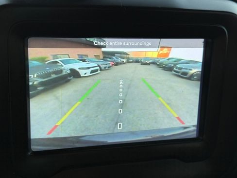 Used 2021 Jeep Renegade Sport image 28