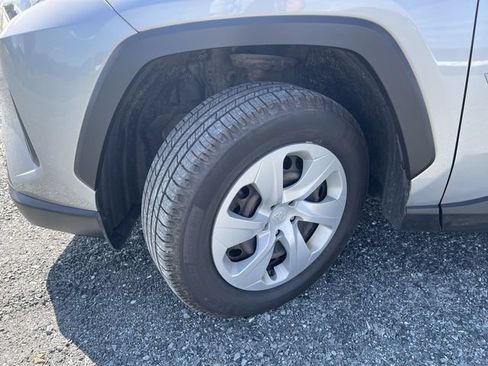 Certified 2019 Toyota RAV4 LE AWD/4WD image 10