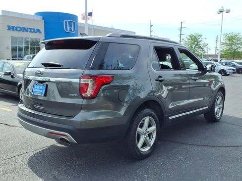 Used 2017 Ford Explorer XLT w/ Equipment Group 201A AWD/4WD image 10