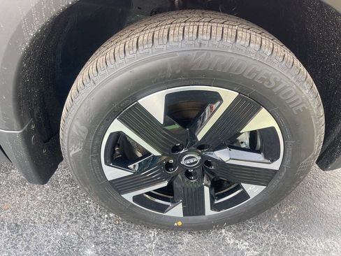 Used 2025 Nissan Kicks SV w/ SV Premium Package AWD/4WD image 30
