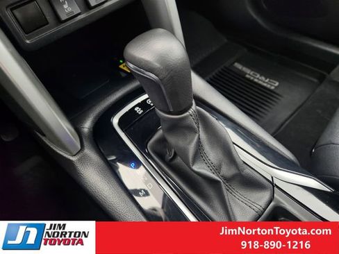 Used 2023 Toyota Corolla Cross XLE image 23