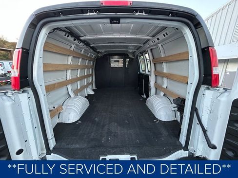 Used 2023 GMC Savana 2500 w/ Driver Convenience Package image 9