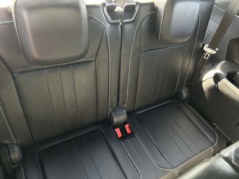 Certified 2024 Volkswagen Tiguan SE R-Line FWD image 12