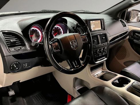 Used 2020 Dodge Grand Caravan SXT image 17