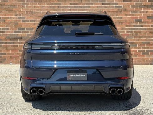 New 2025 Porsche Cayenne GTS image 6