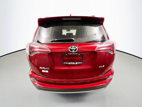 Used 2018 Toyota RAV4 XLE image 6