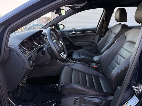 Used 2017 Volkswagen GTI SE image 18