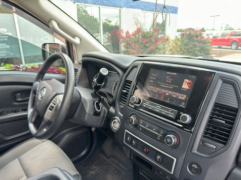 Used 2021 Nissan Titan S w/ S Utility Package RWD image 11