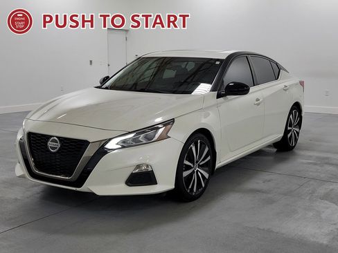 Used 2019 Nissan Altima 2.5 SR w/ SR Premium Package image 4