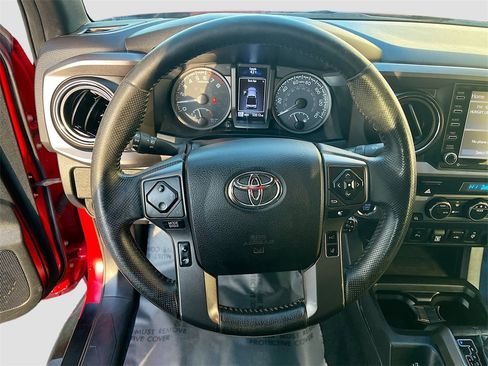 Used 2021 Toyota Tacoma TRD Sport image 11